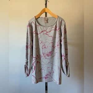 CHICO’S . ILLUSTRATED FLORAL BOAT NK ROLL TAB TEE TOP 3/4 SLV FASHION
SIZE:3